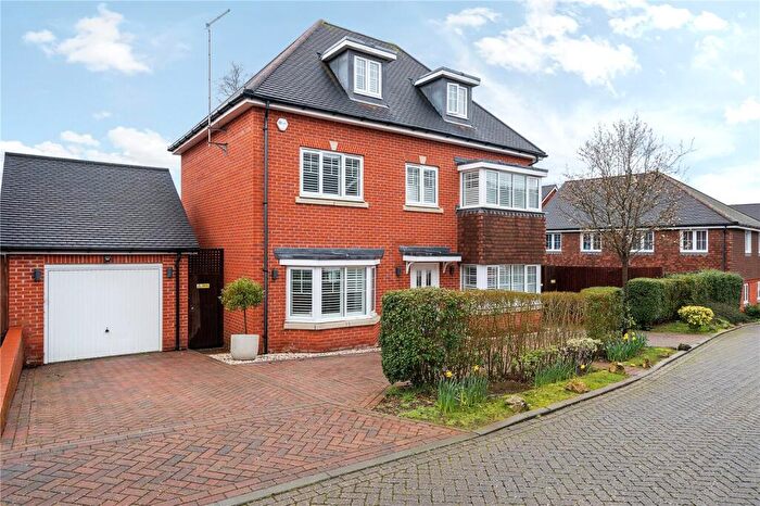 5 Bedroom Detached House For Sale In The Croft, Ash Green, Surrey, GU12
