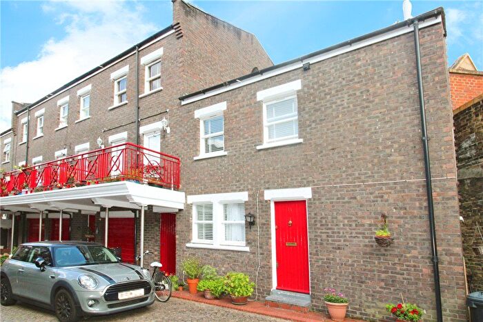 2 Bedroom End Of Terrace House To Rent In Downbury Mews, London, SW18