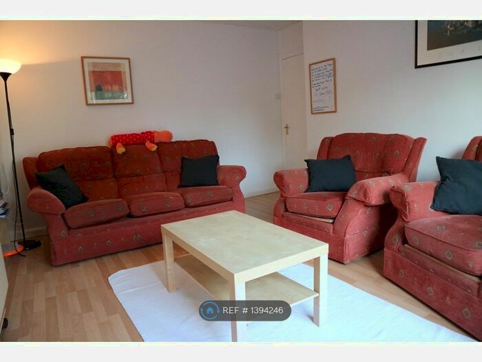 4 Bedroom Semi-Detached House To Rent In Aldershot Road, Guildford, GU2