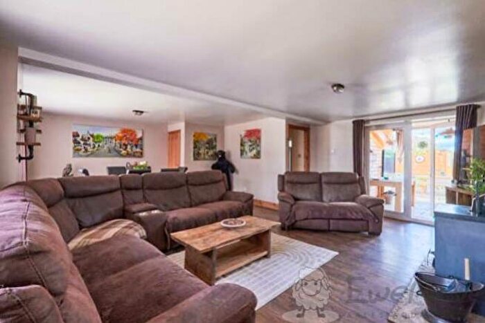 3 Bedroom Detached Bungalow For Sale In Willow Drive, Setchey, King's Lynn, Norfolk, PE33