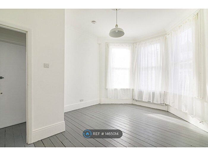 1 Bedroom Flat To Rent In Handsworth Road, London, N17