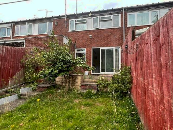 3 Bedroom Terraced House To Rent In Gorsly Piece, B32