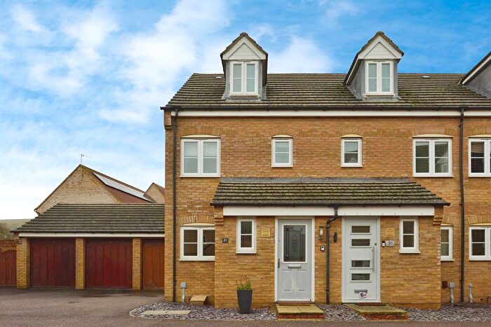 3 Bedroom End Terrace House For Sale In Raft Way, Oxley Park, Milton Keynes, MK4