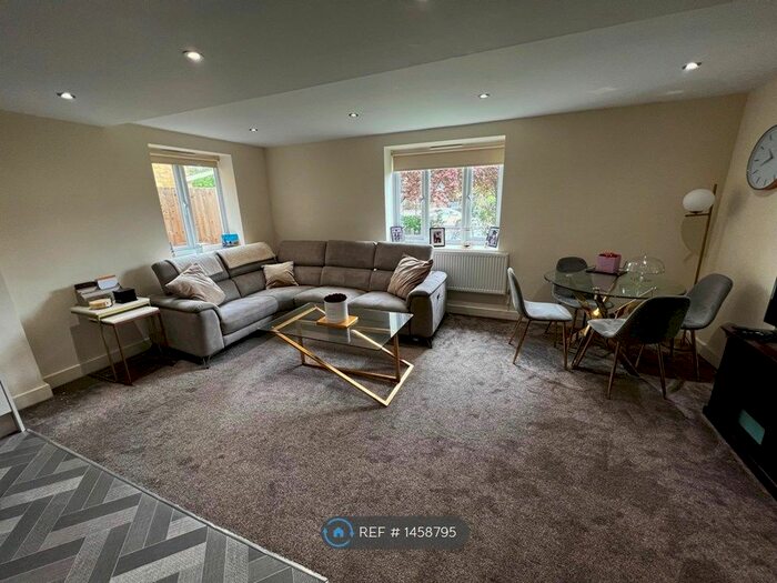 2 Bedroom Flat To Rent In Wootton Close, Hornchurch, RM11