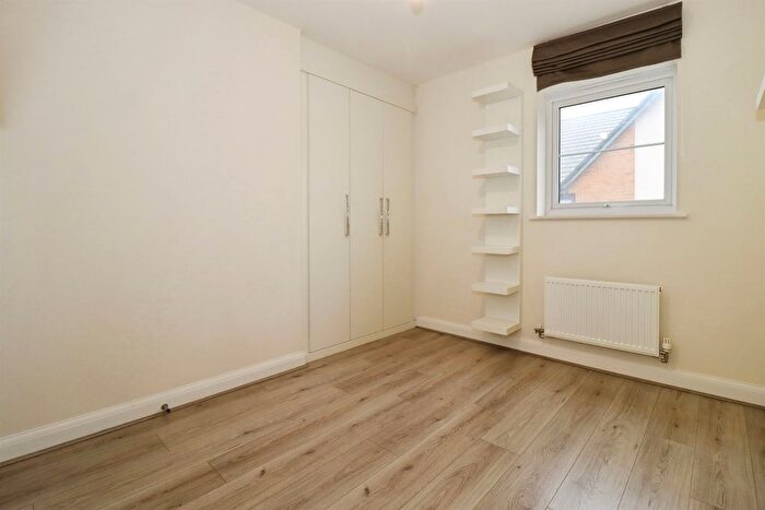 2 Bedroom Flat For Sale In Clark Drive, Yate, Bristol, BS37