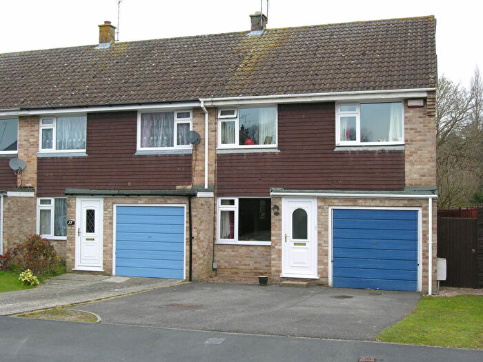3 Bedroom Semi-Detached House To Rent In Sandown Way, Newbury, RG14