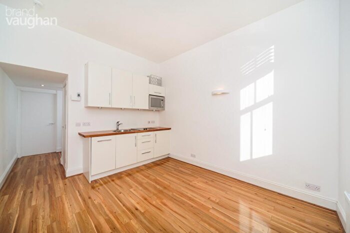 1 Bedroom Flat To Rent In Farm Road, Hove, BN3