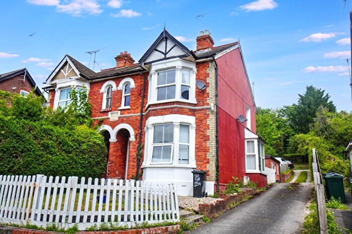 2 Bedroom Flat For Sale In West Wycombe Road, High Wycombe, HP12