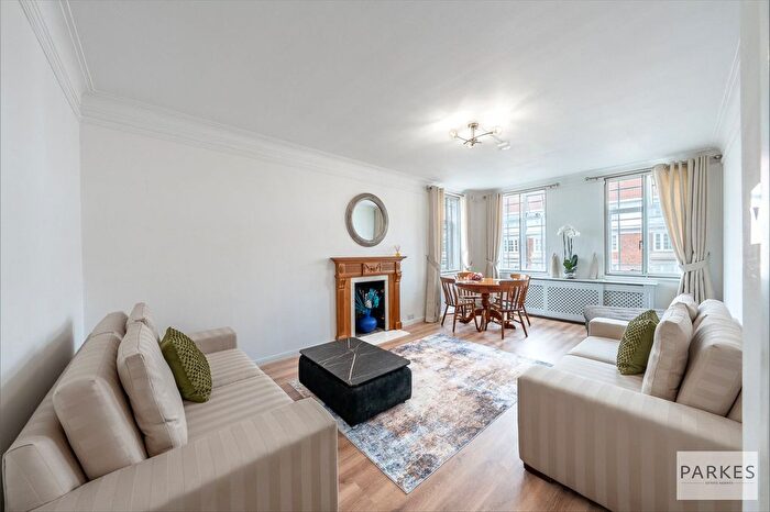 3 Bedroom Flat To Rent In Leonard Court, Edwardes Square, London, W8