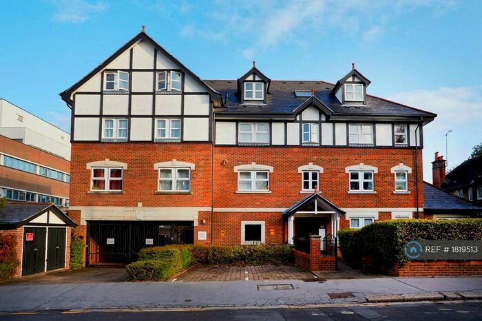 2 Bedroom Flat To Rent In Keys Court, Croydon, CR0