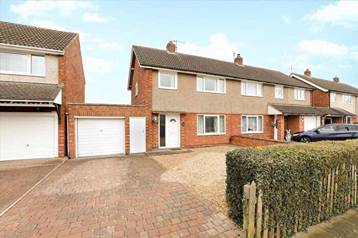 3 Bedroom Semi-Detached House To Rent In Finch Drive, Barton Seagrave, NN15