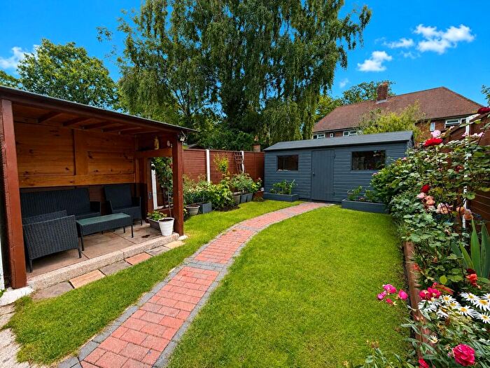 2 Bedroom Maisonette For Sale In Flaxton Road, Plumstead, SE18