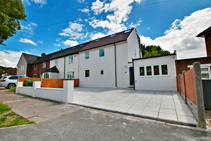 Studio To Rent In House Share, Almond Way, Bromley, BR2