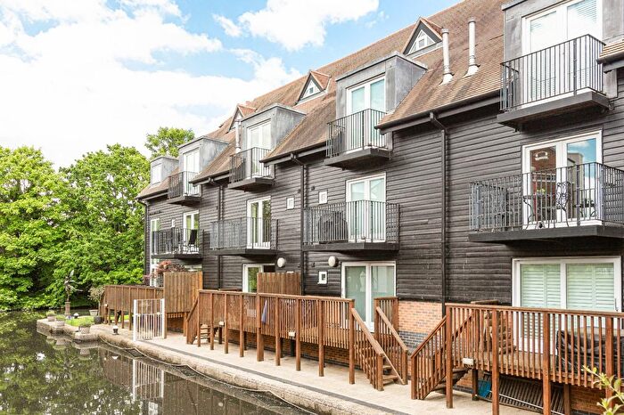 5 Bedroom Property To Rent In Tallow Road, Brentford, TW8