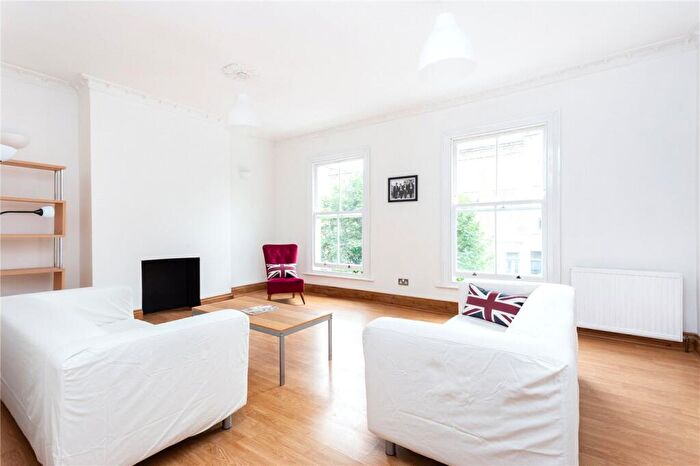 3 Bedroom Apartment To Rent In Oakley Road, Islington, N1