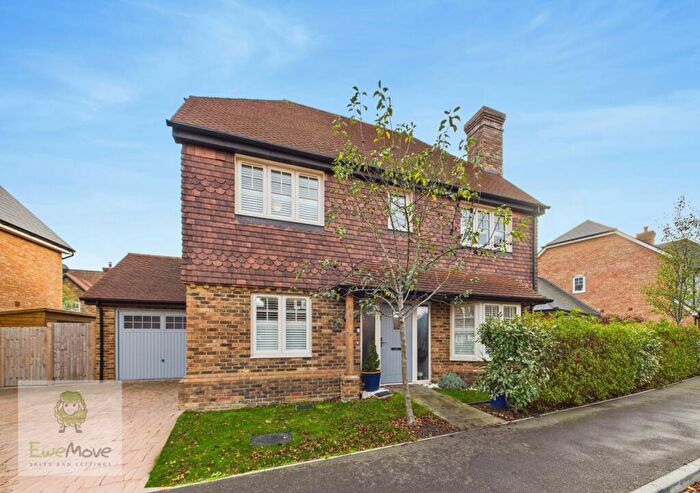 4 Bedroom Detached House For Sale In Jury Drive, Chattenden, Rochester, ME3