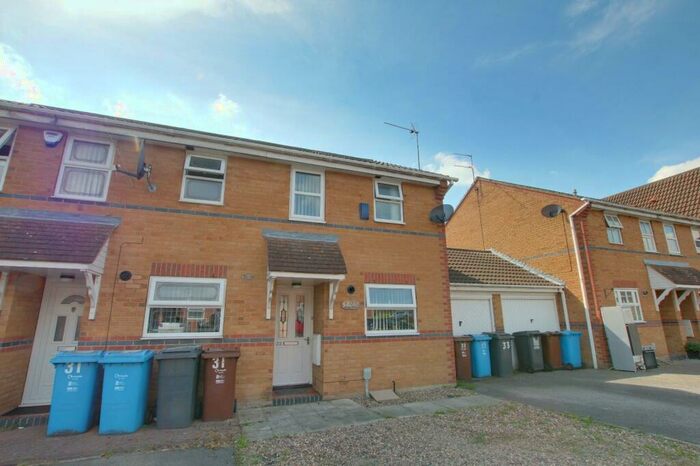 2 Bedroom Semi-Detached House To Rent In Beamsley Way, Kingswood, Hull, East Riding Of Yorkshire, Uk, HU7