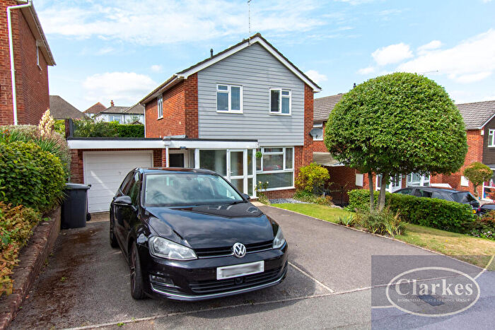 3 Bedroom Detached House For Sale In Heads Farm Close, Bournemouth, Dorset, BH10