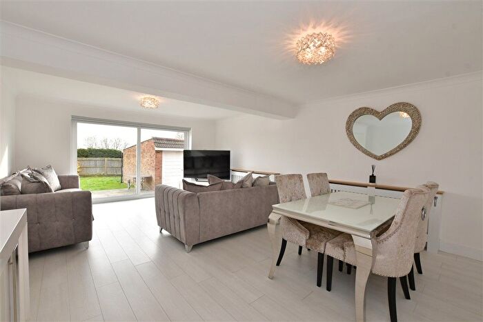 3 Bedroom Semi-Detached House For Sale In Church Street, Billericay, Essex, CM11