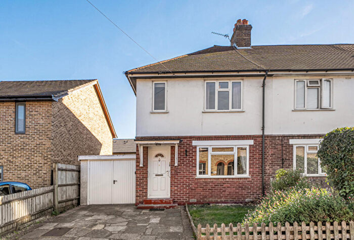3 Bedroom End Of Terrace House For Sale In St. Johns Road, Carshalton, SM5