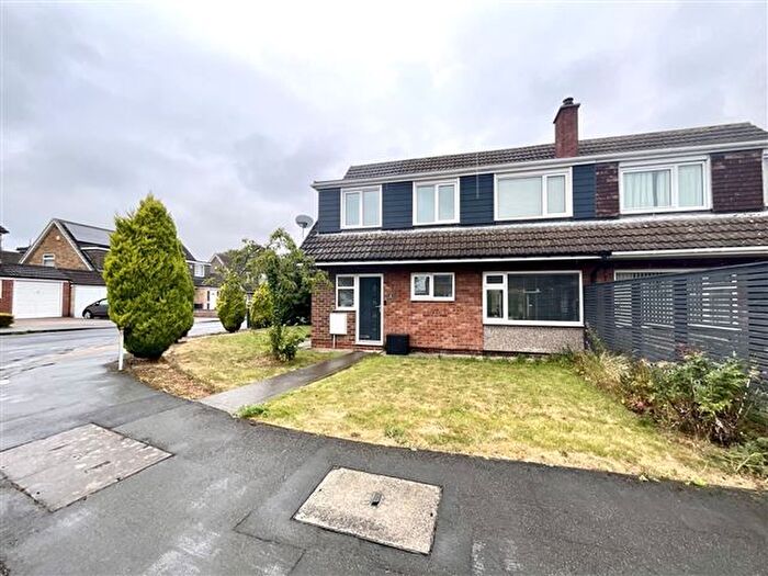 4 Bedroom Semi-Detached House For Sale In Regents Way, Aston, Sheffield, S26