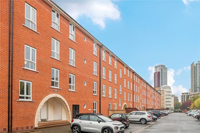 2 Bedroom Apartment For Sale In Garter Way, London, SE16