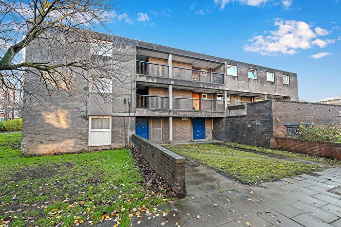 3 Bedroom Maisonette For Sale In / Giles Street, Edinburgh, EH6