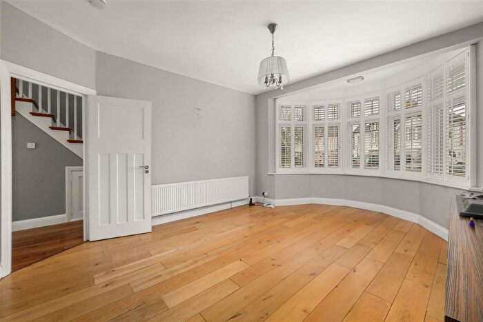 5 Bedroom Semi-detached House To Rent In Lennox Gardens, Dollis Hill, NW10