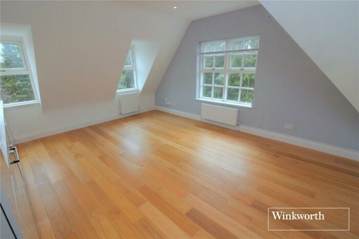 2 Bedroom Apartment To Rent In Goldring Court, Goldring Way, London Colney, St. Albans, AL2