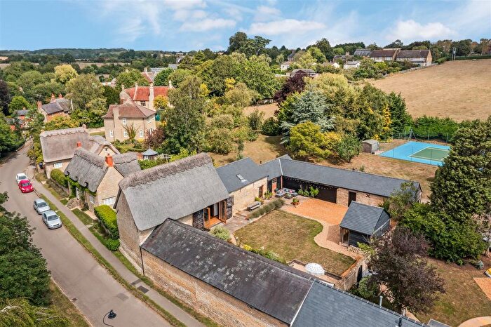 4 Bedroom Property For Sale In Common Street, Ravenstone, Olney, MK46