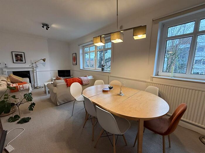 3 Bedroom Flat To Rent In Priory Road, London, NW6