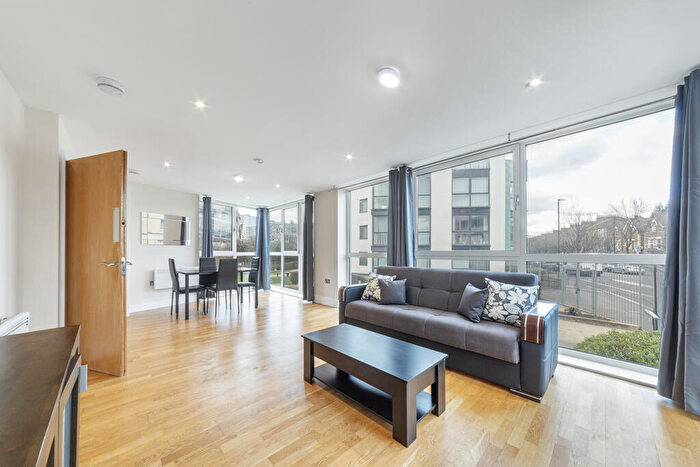 2 Bedroom Apartment To Rent In Drayton Park, London, N5