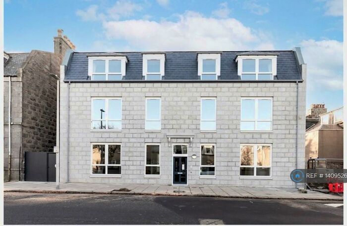 2 Bedroom Flat To Rent In Bedford Place, Aberdeen, AB24