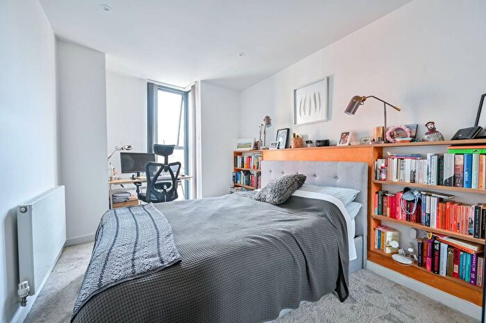 2 Bedroom Flat To Rent In Grange Road, Bermondsey, London, SE1