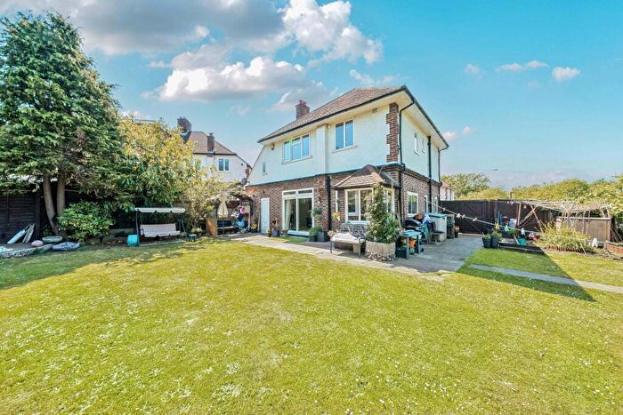 3 Bedroom House For Sale In Woodyates Road, Lee, London, SE12