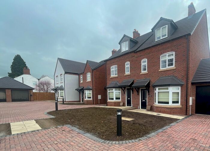 3 Bedroom Semi-Detached House To Rent In St. Saviours House, Lutterworth Road, Leicester, LE8