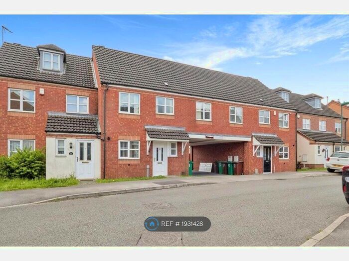 4 Bedroom Semi-Detached House To Rent In Edmonstone Crescent, Nottingham, NG5