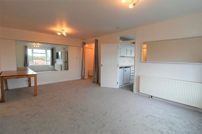 2 Bedroom Apartment To Rent In Blackbird Hill, London, NW9