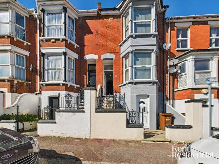 House Of Multiple Occupation To Rent In Room, Rochester Street, ME4