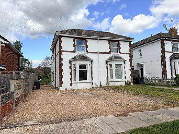 1 Bedroom Flat To Rent In Southbank, Chichester, PO19