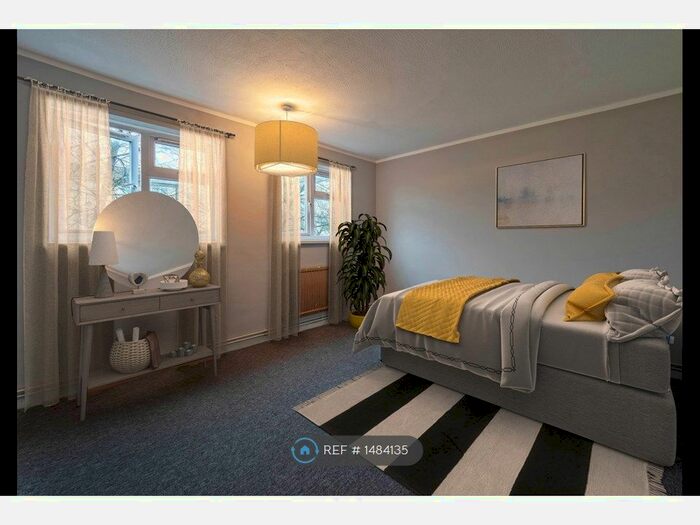 2 Bedroom Flat To Rent In Redcroft Road, Greenford, UB1