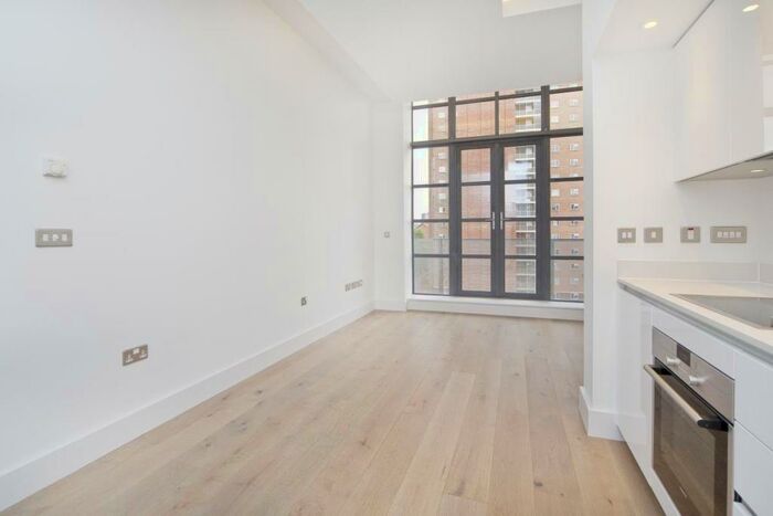 2 Bedroom Apartment To Rent In Chatham Place, London, E9