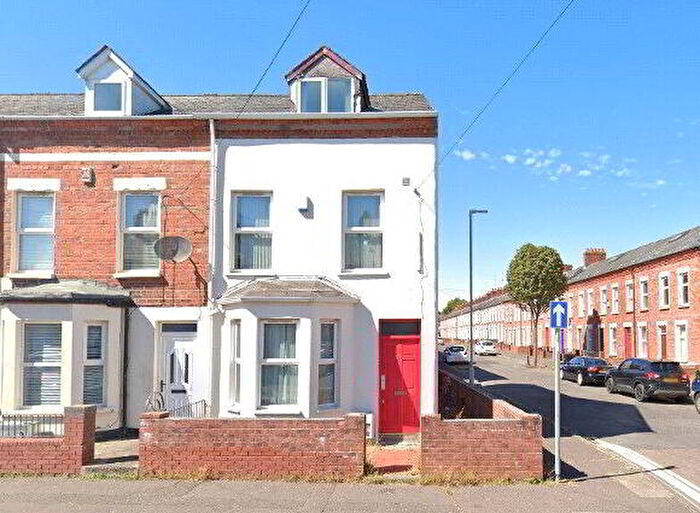 6 Bedroom End Of Terrace House For Sale In Agincourt Avenue, Belfast, BT7