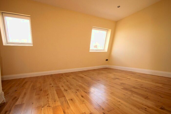 2 Bedroom Terraced House To Rent In Clockwork Mews, Clifden Road, E5