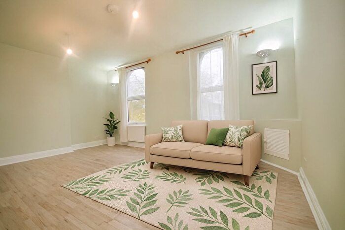 1 Bedroom Flat To Rent In Norwood Road, Tulse Hill, London, SE27