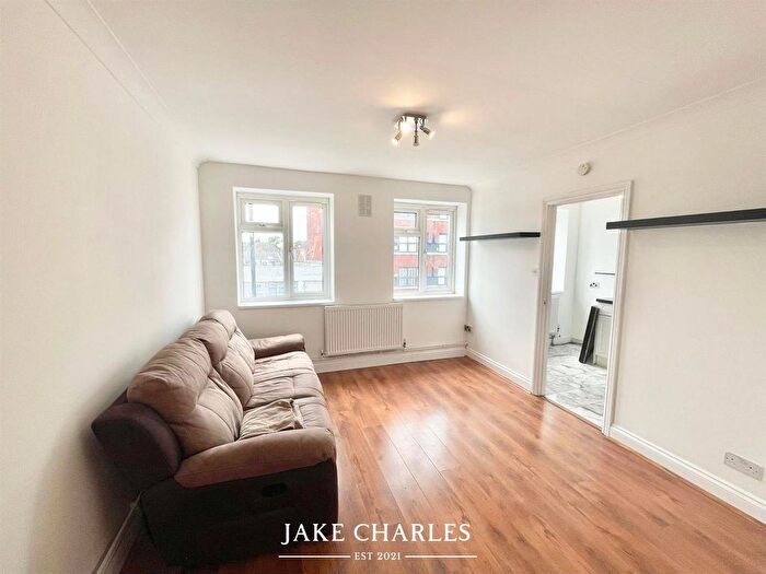 1 Bedroom Flat To Rent In Chase Side, Southgate, London, N14