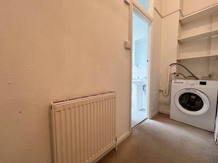 1 Bedroom Flat To Rent In St. Mary's Road, London, SE25