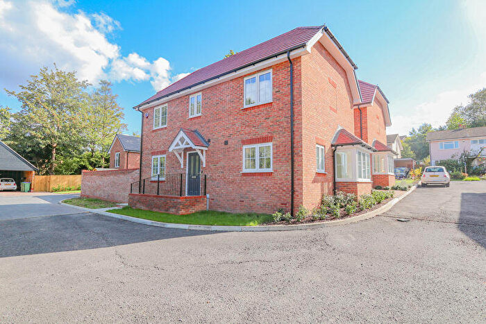 3 Bedroom Detached House For Sale In Beacon Bottom, Southampton, SO31