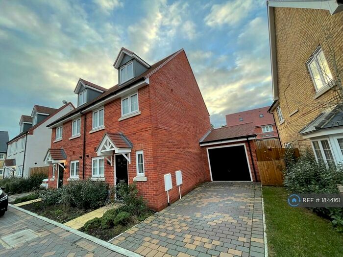 4 Bedroom Semi-Detached House To Rent In Webb Avenue, Newmarket, CB8