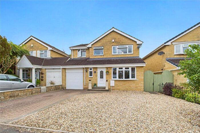 4 Bedroom Link Detached House For Sale In Rother Close, Greenmeadow, Swindon, SN25